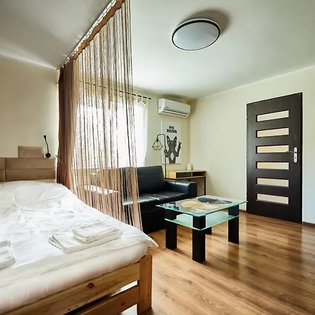 - Spokojna Okolica 슈체시네크